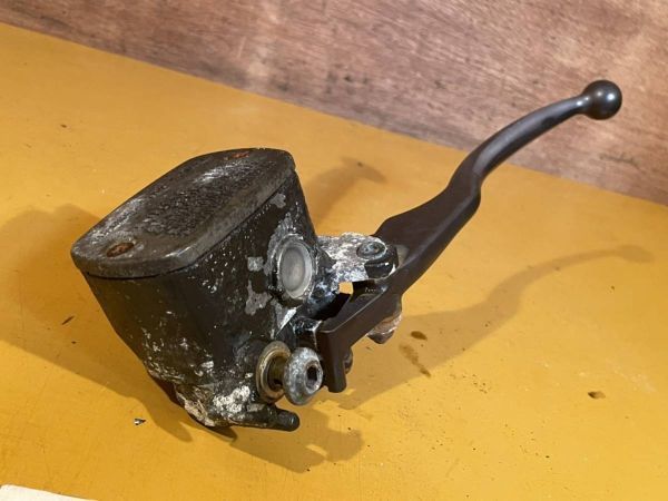 ヤマハマジェスティリヤブレーキマスターシリンダー4D9-W2587-11