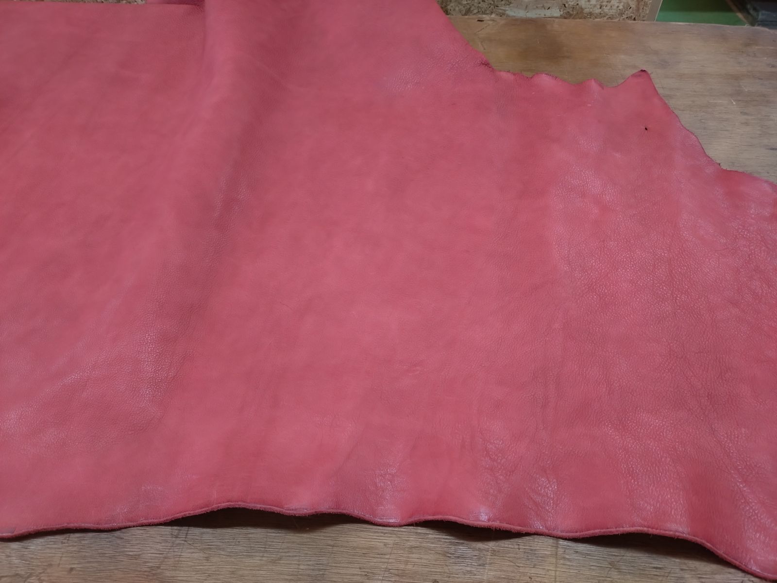 ヌメ革シュリンク レッド 半裁 250ds NEXPOTALLINN_EU