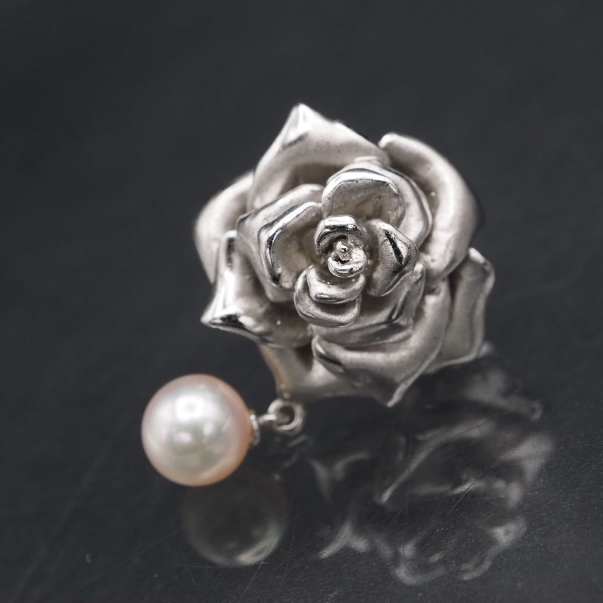 F926 本真珠 6.5mm珠 パール SILVER刻印 ピンブローチ 薔薇 バラ ローズ デザイン シルバー ラペルピン 6月誕生石 USTAUSTRALIA_COM_AU