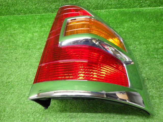 ミツビシ V68W V73W パジェロ 右テールレンズ R1726 MR441418 V60/V70