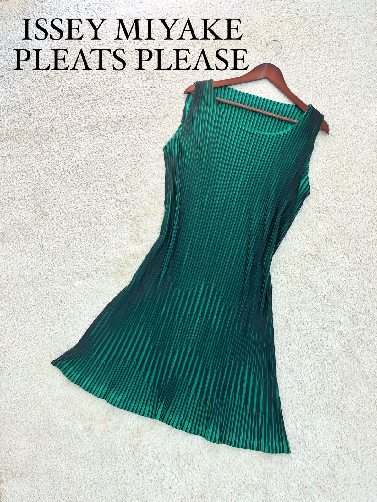 希少 美品 PLEATS PLEASE ISSEY MIYAKE ノースリーブ 未使用品 ISSEY 