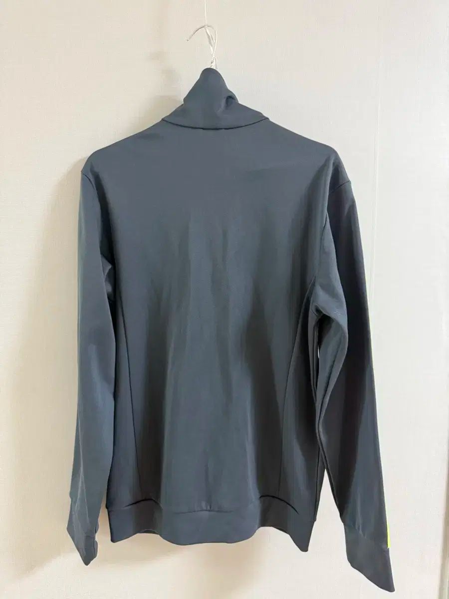 アディダスヨーロッパジャージ 蛍光ライン