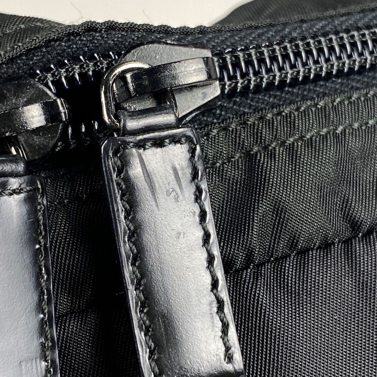 プラダ PRADA ロゴプレート トラベルポーチ トラベルケース 小物入れ 