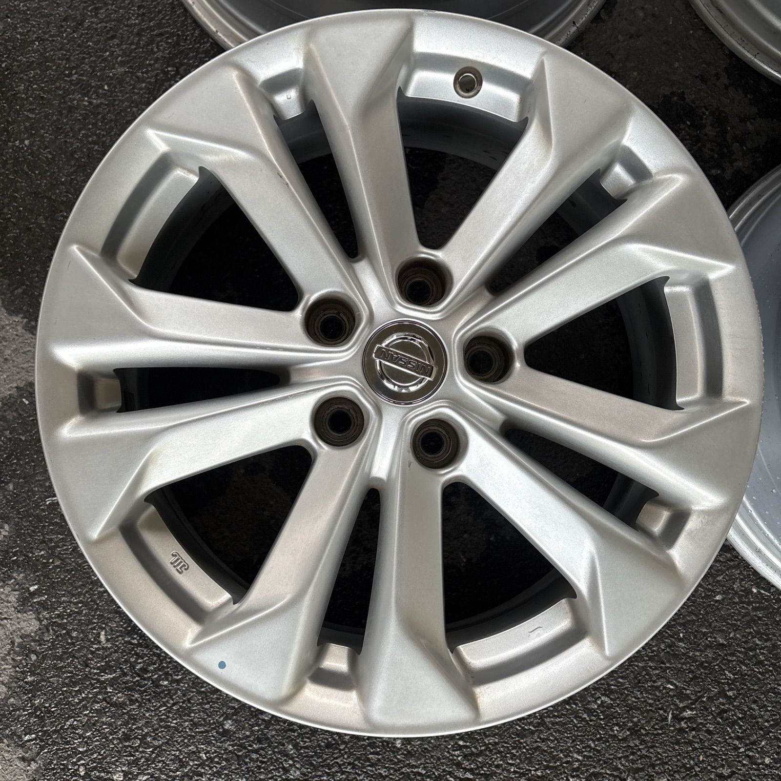エクストレイルT31純正 ホイールタイヤ 4本 X-TRAIL⁄エクストレイル 