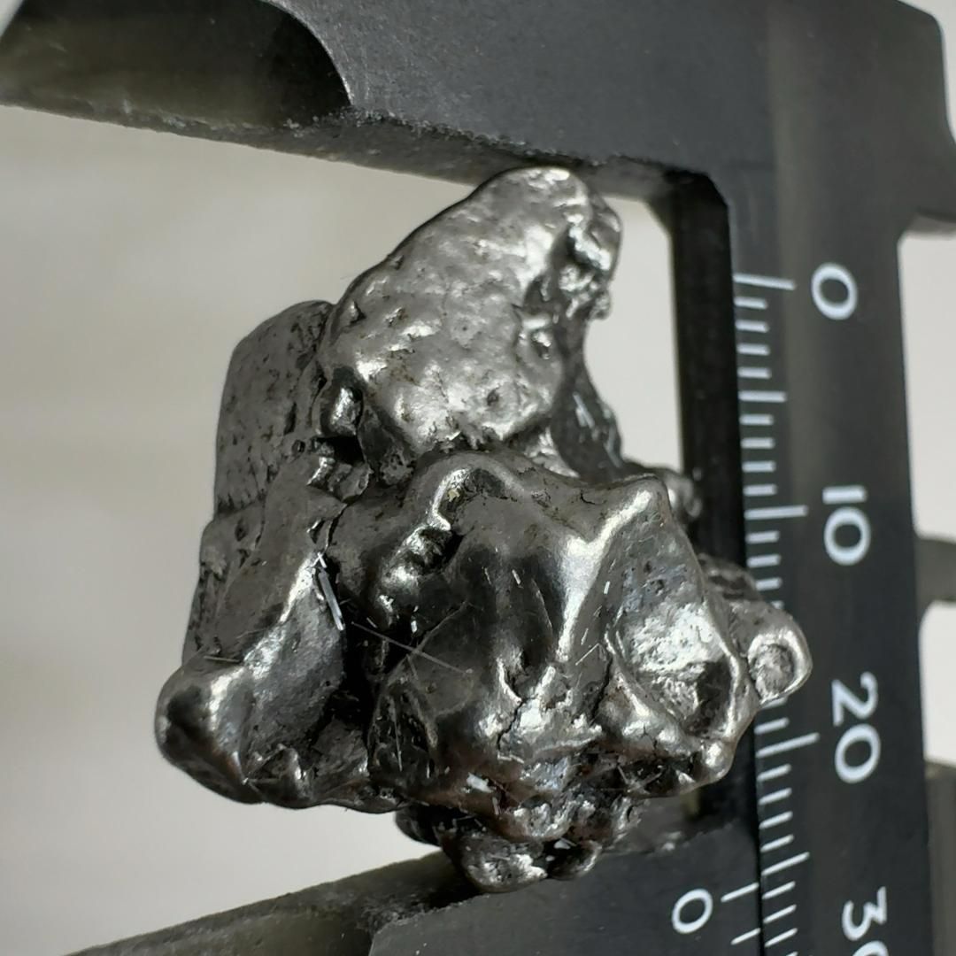 ギベオン隕石プレート、カンポテルシエロ隕石2点セット ギベオン隕石プレート、カンポテルシエロ隕石2点セット ギベオン