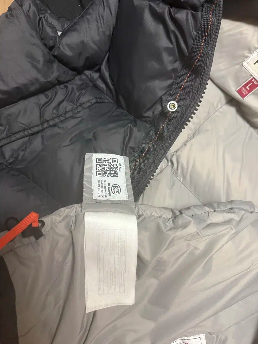 パラジャンパーズ ダウンベスト