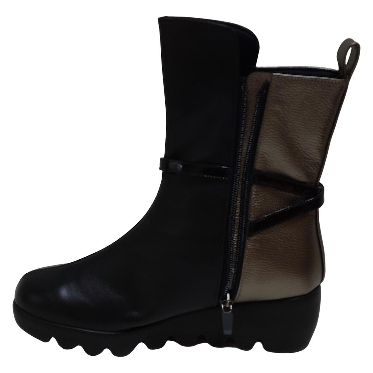 - 黒×ダークシルバー