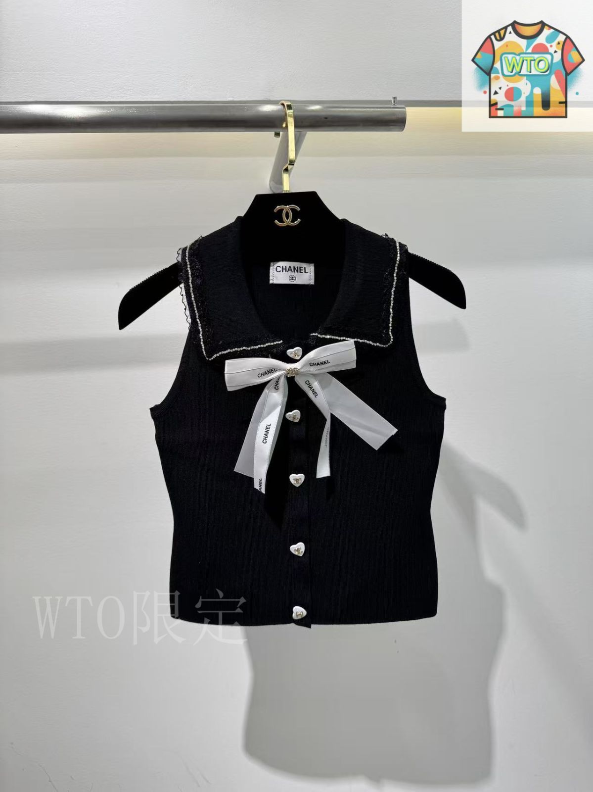 シャネルのリバーシブルベスト 万能リバーシブル♪】シャネル CHANEL ドット お花ボタン ジレ