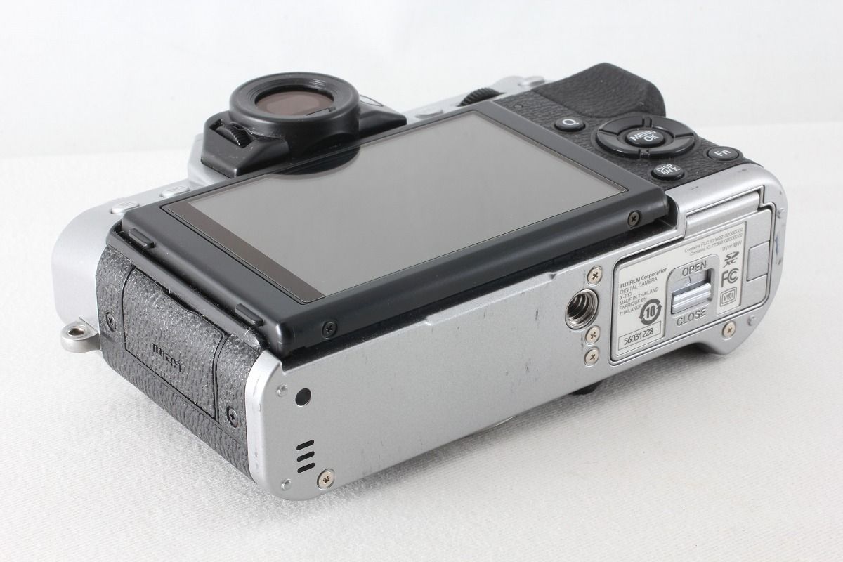 FUJIFILM X-T10 ボディ シルバー FUJI FILM X−T10 SILVER ボディ □元