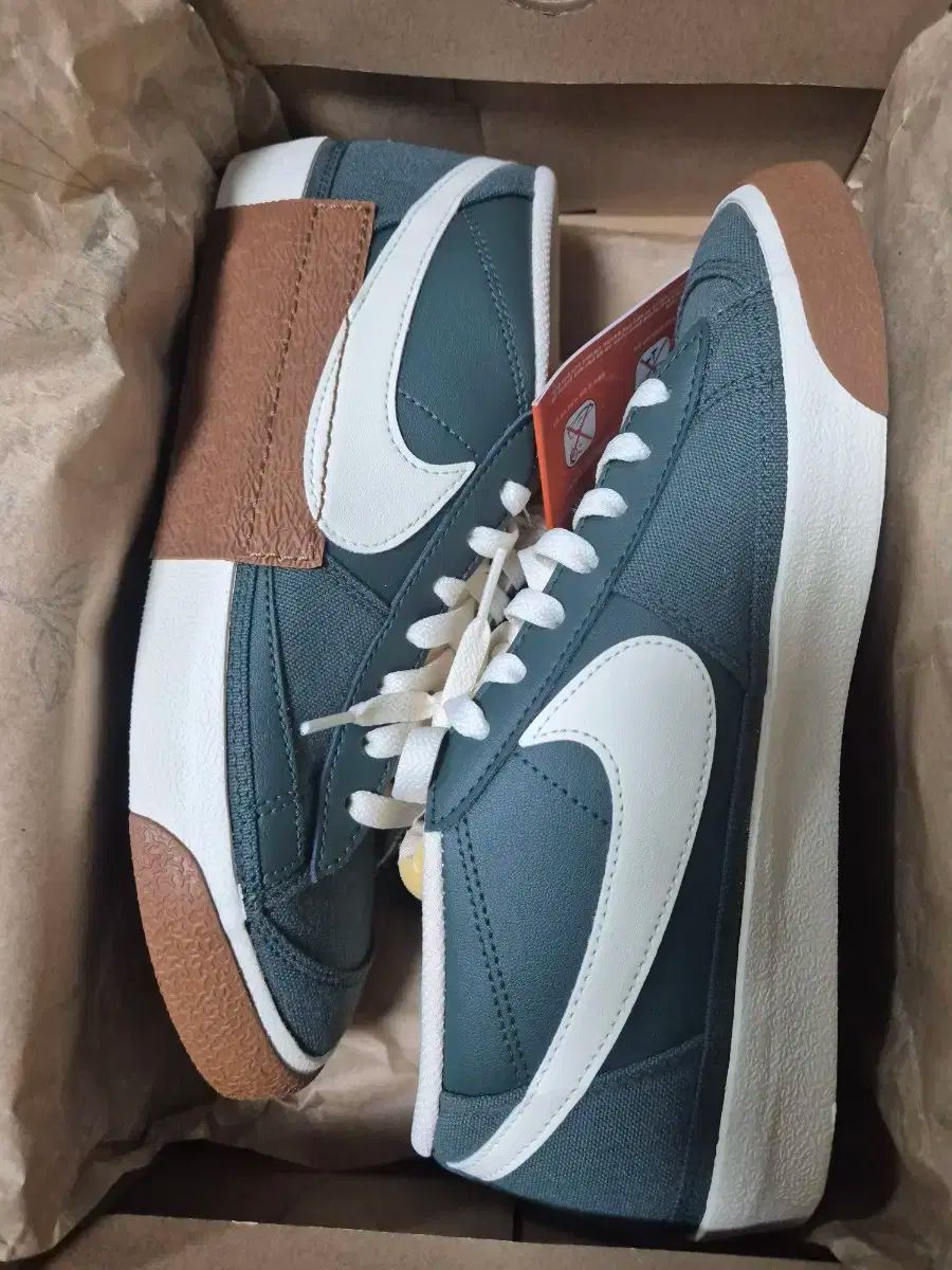 【雷市場（ポンジャン）商品韓国直送】 NIKE(ナイキ) ブレーザー ロー 靴
