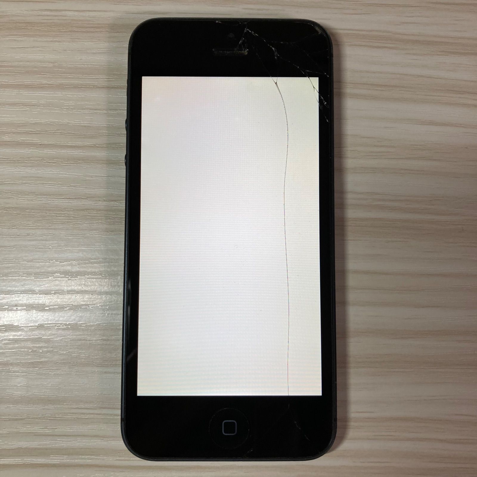 iPhone5 16GB BLACK バッテリー73% au - メルカリ