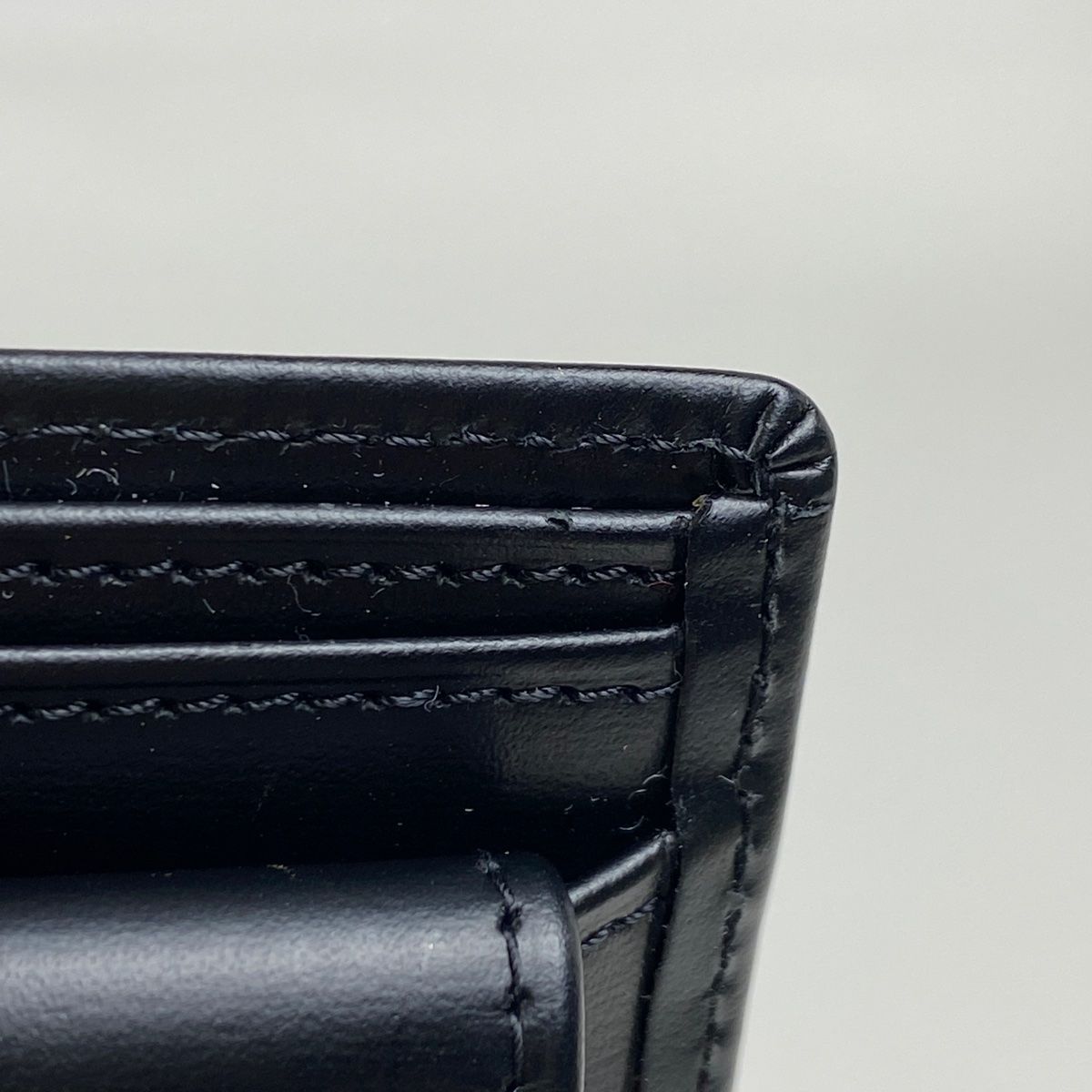 マスト ドゥ カルティエ レザー 二つ折り財布 ブラック マスト ドゥ カルティエ 二つ折り財布 レザー ブラック カルティエ