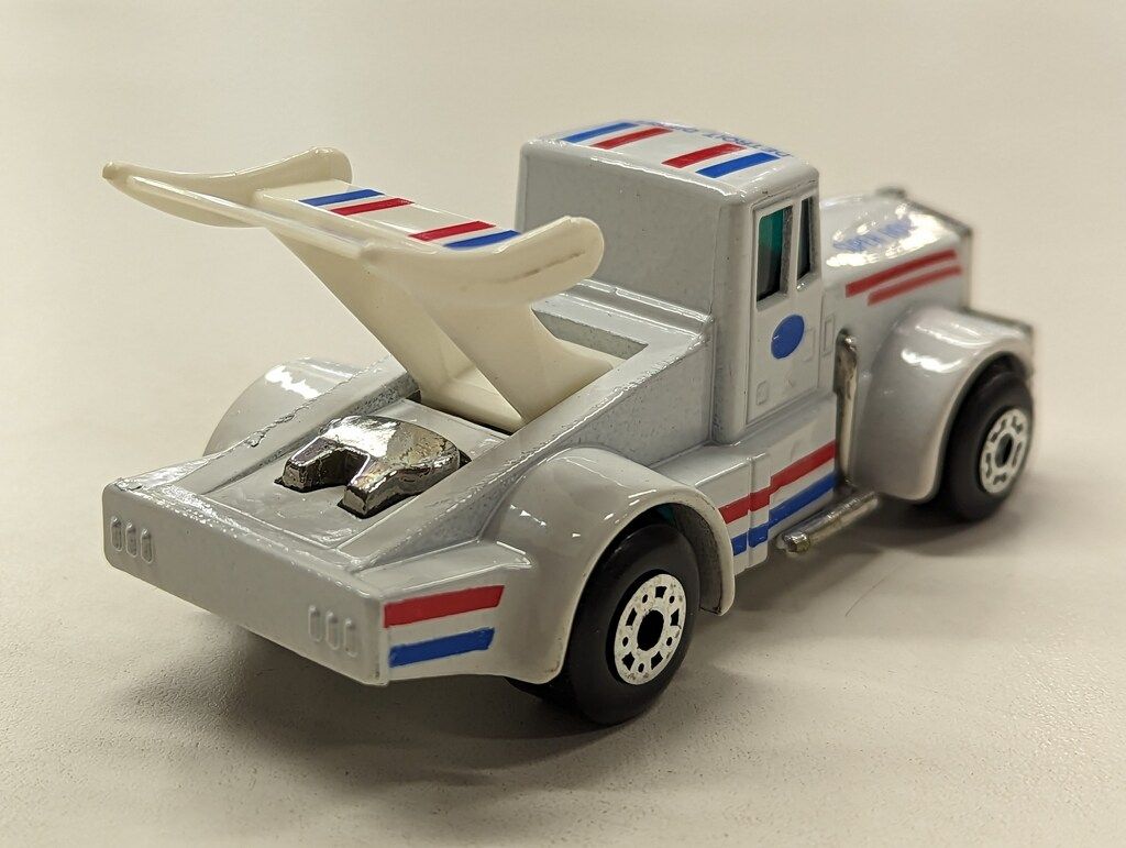 MATCHBOX MB SERIES100 ピータービルドレーサー MB72