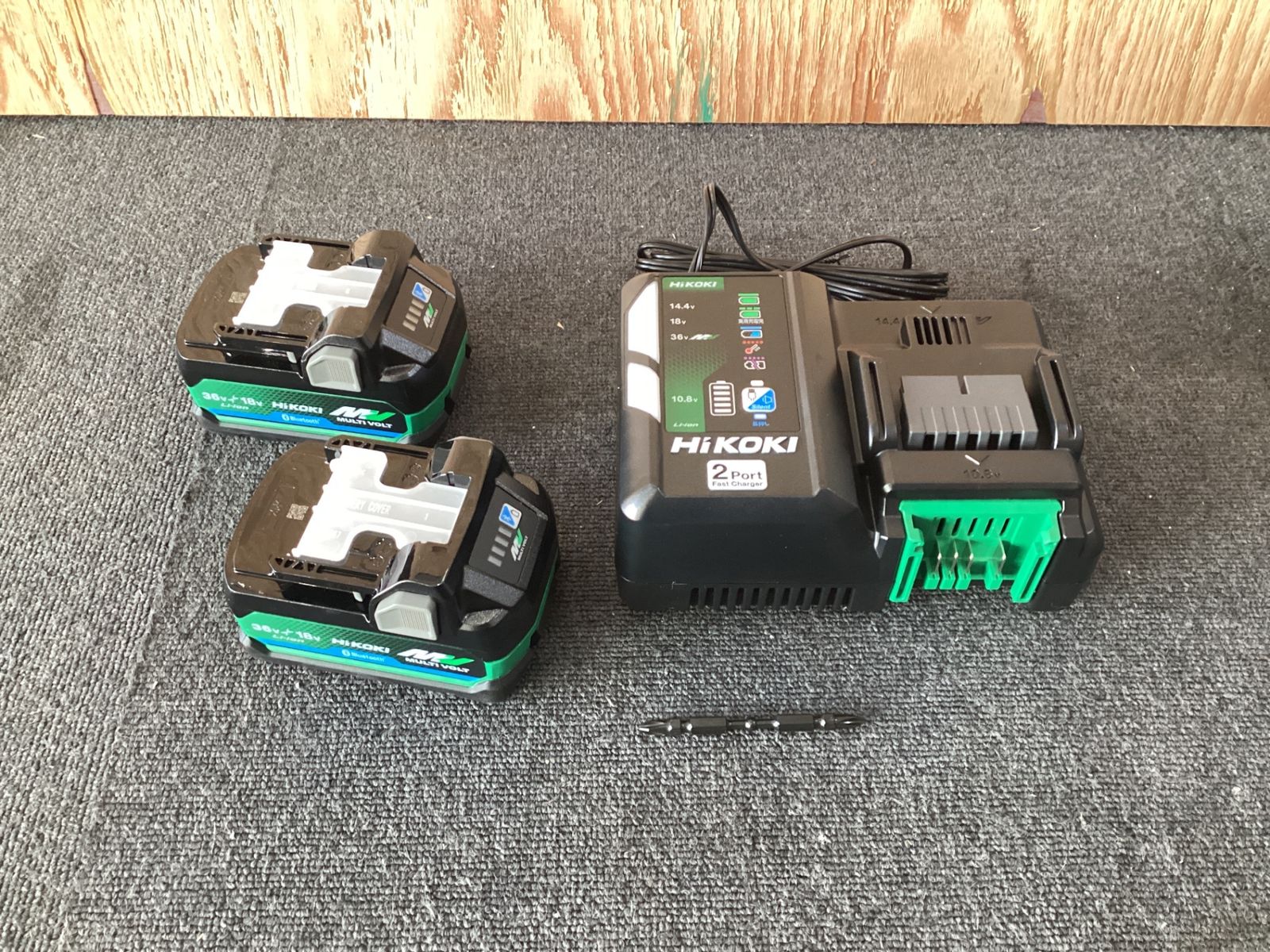 HiKOKI WH36DD 2XHBSZ ブラック コードレスインパクトドライバ バッテリ×2 充電器 ケース付 エ-177