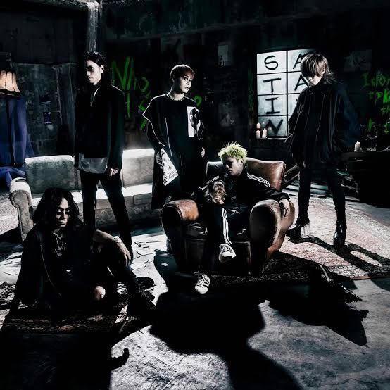 adidas blue version 京着用 Adidas Blue version dir en grey 京 青 ブルー - メルカリ
