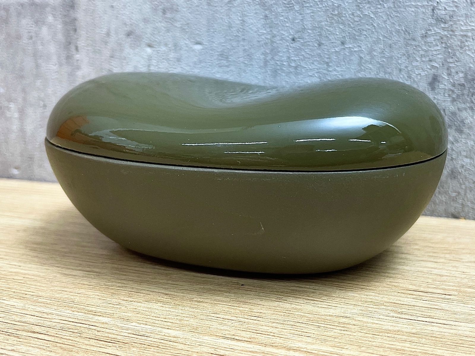C-11278 HERMES エルメス 小物入れ 豆 ウッド 木製  インテリア  オリーブ