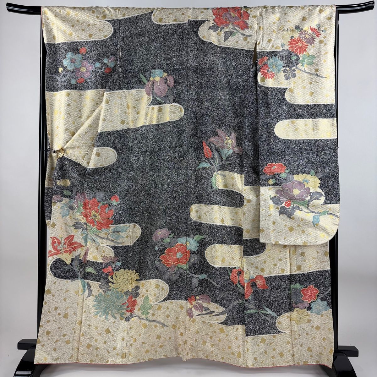 振袖 身丈164.5cm 裄丈67cm M 袷 落款 草花 霞 金彩 黒灰 正絹 秀品