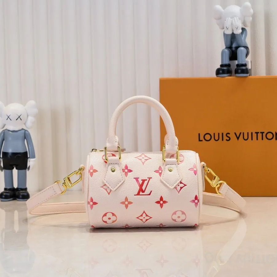 新品未使用 箱付  LOUIS VUITTON ノベルティトートバッグ 専用ページ