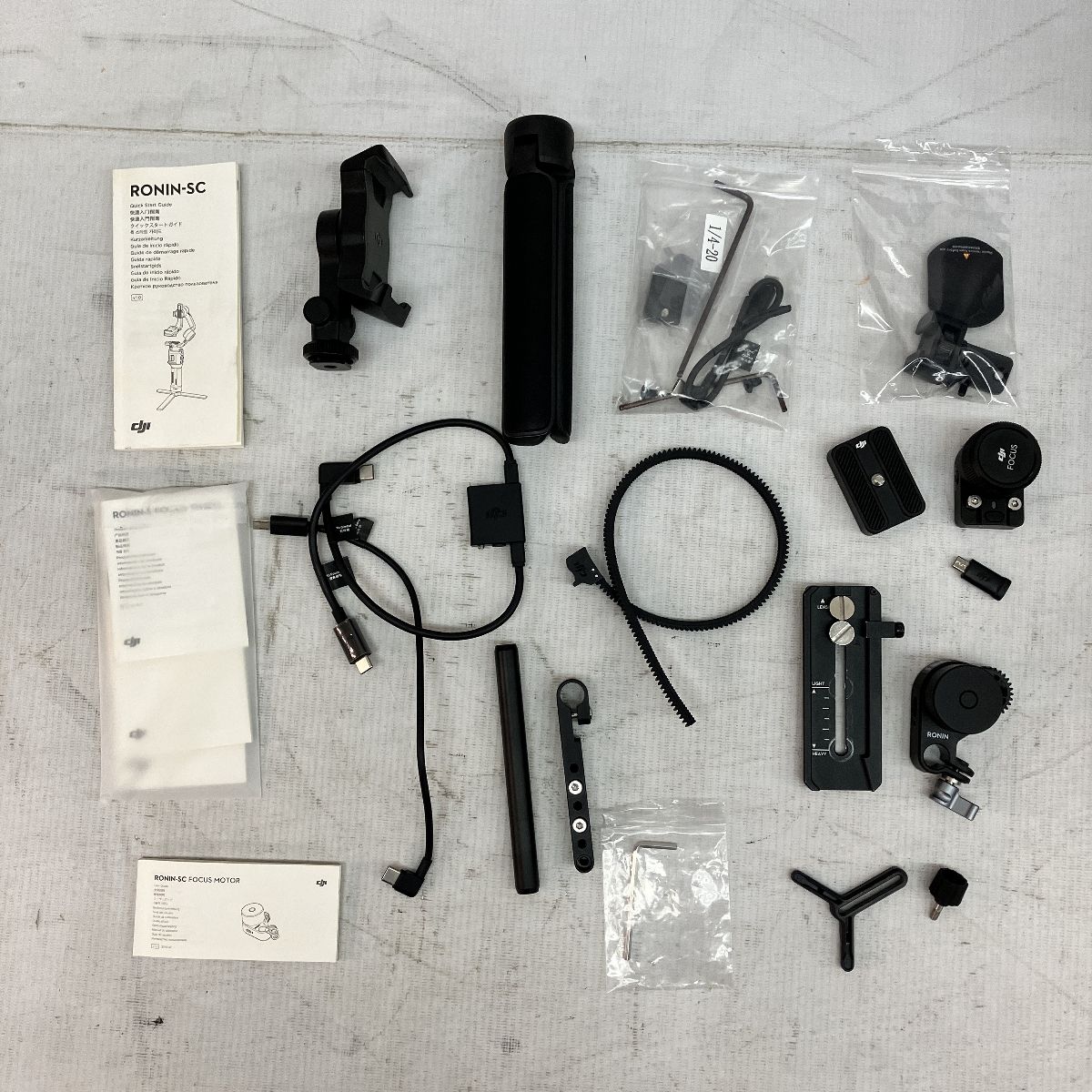 DJI RONIN SC 中古品　1つ備品無し Amazon.co.jp: DJI Ronin-SC 一眼/ミラーレス用ジンバル