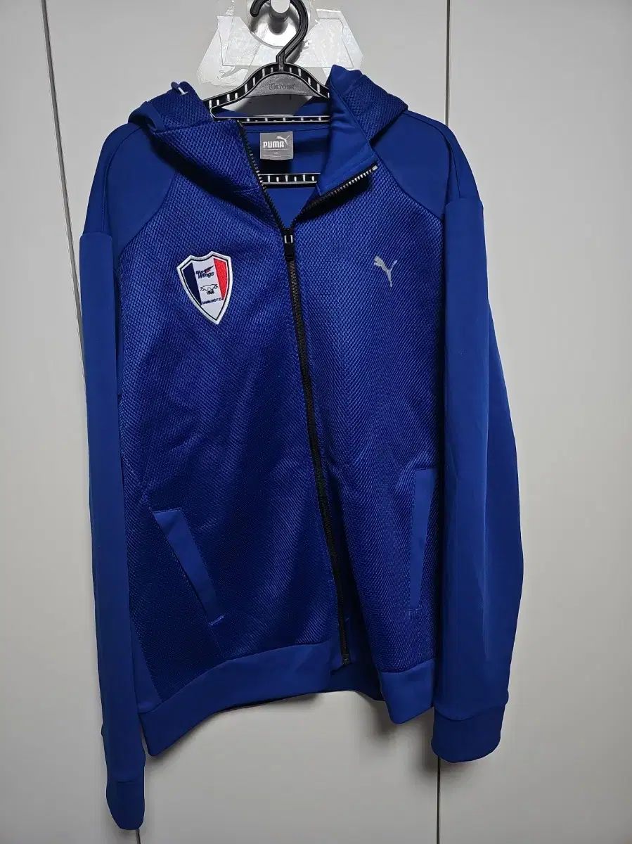 PUMA(プーマ) 水原三星ブルーウィングス フード ジップアップ 110 サイズ 販売