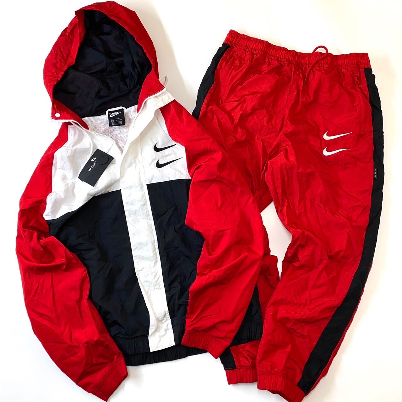 大人気】NIKE NSW SWOOSH WOVEN JACKETナイキ ウーブンジャケット セットアップ バックプリント（DD1089-657/ DD5125-657）赤2XL - メルカリ