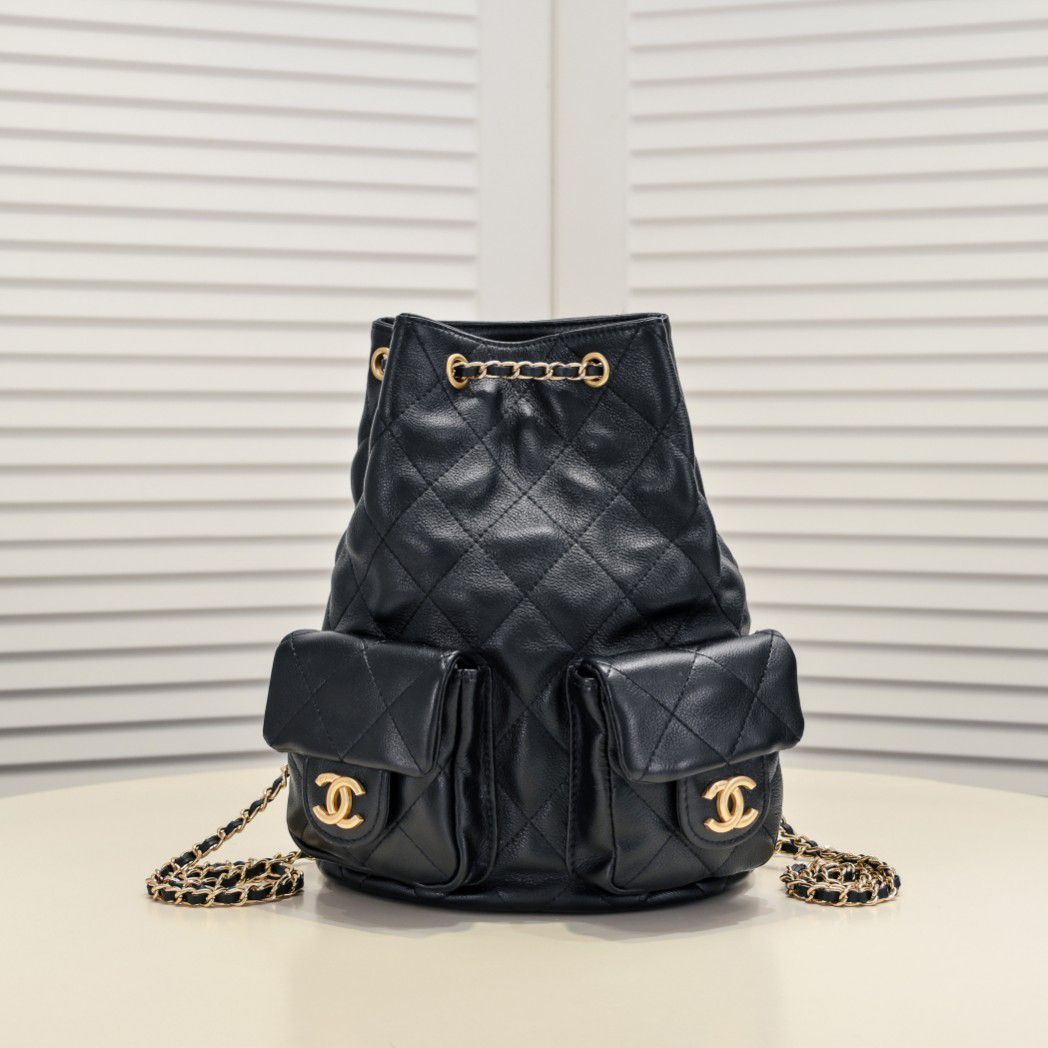 CHANEL未使用です 牛革のカエルランドセルです - メルカリ