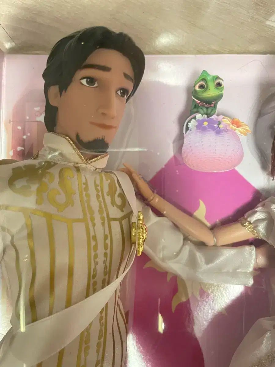 最低の価格！ ディズニーストア ラプンツェル クラシックストーン ウェディングドールセット 人気ブランドも見つかる!