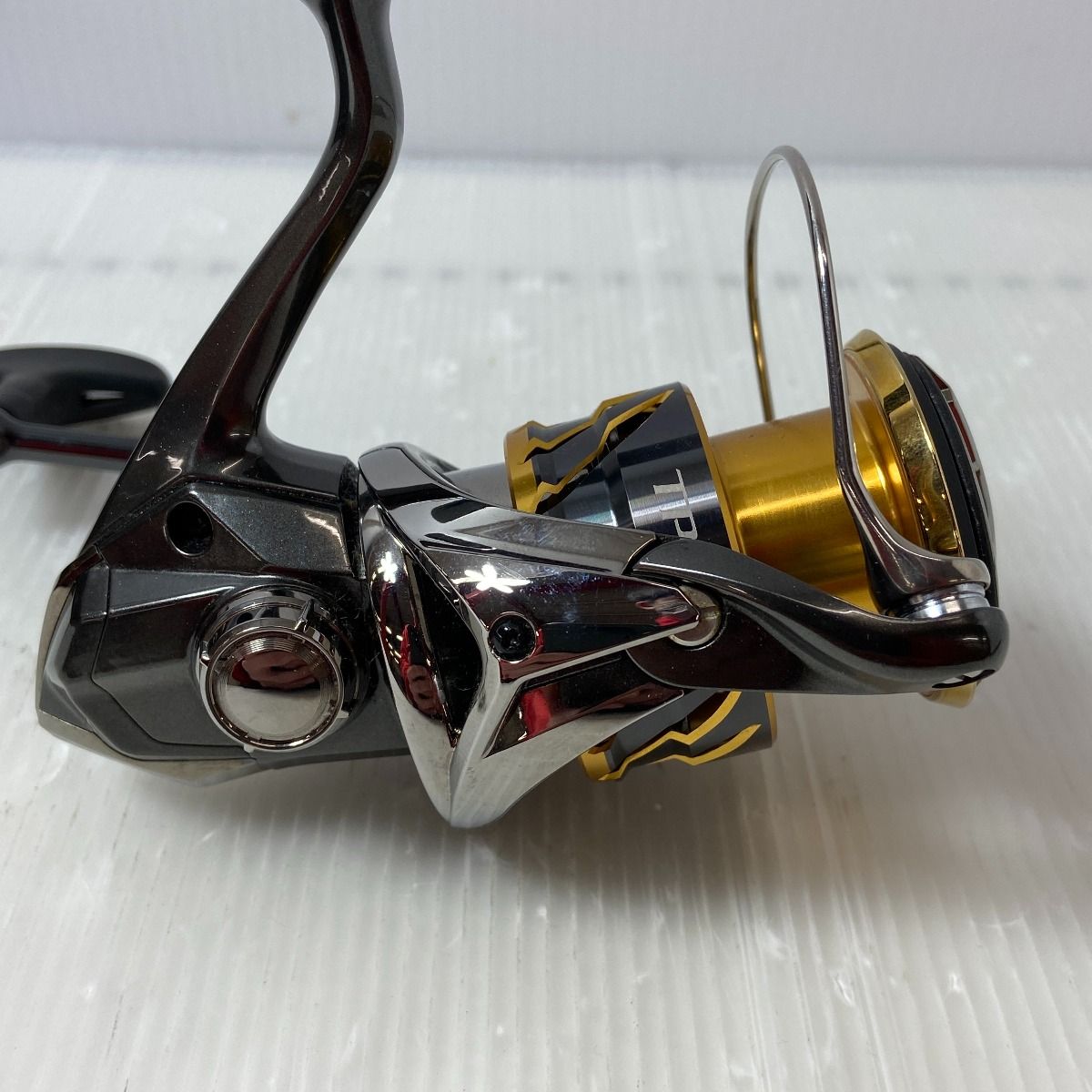 ΨΨSHIMANO シマノ スピニングリール 20ツインパワー C3000 箱