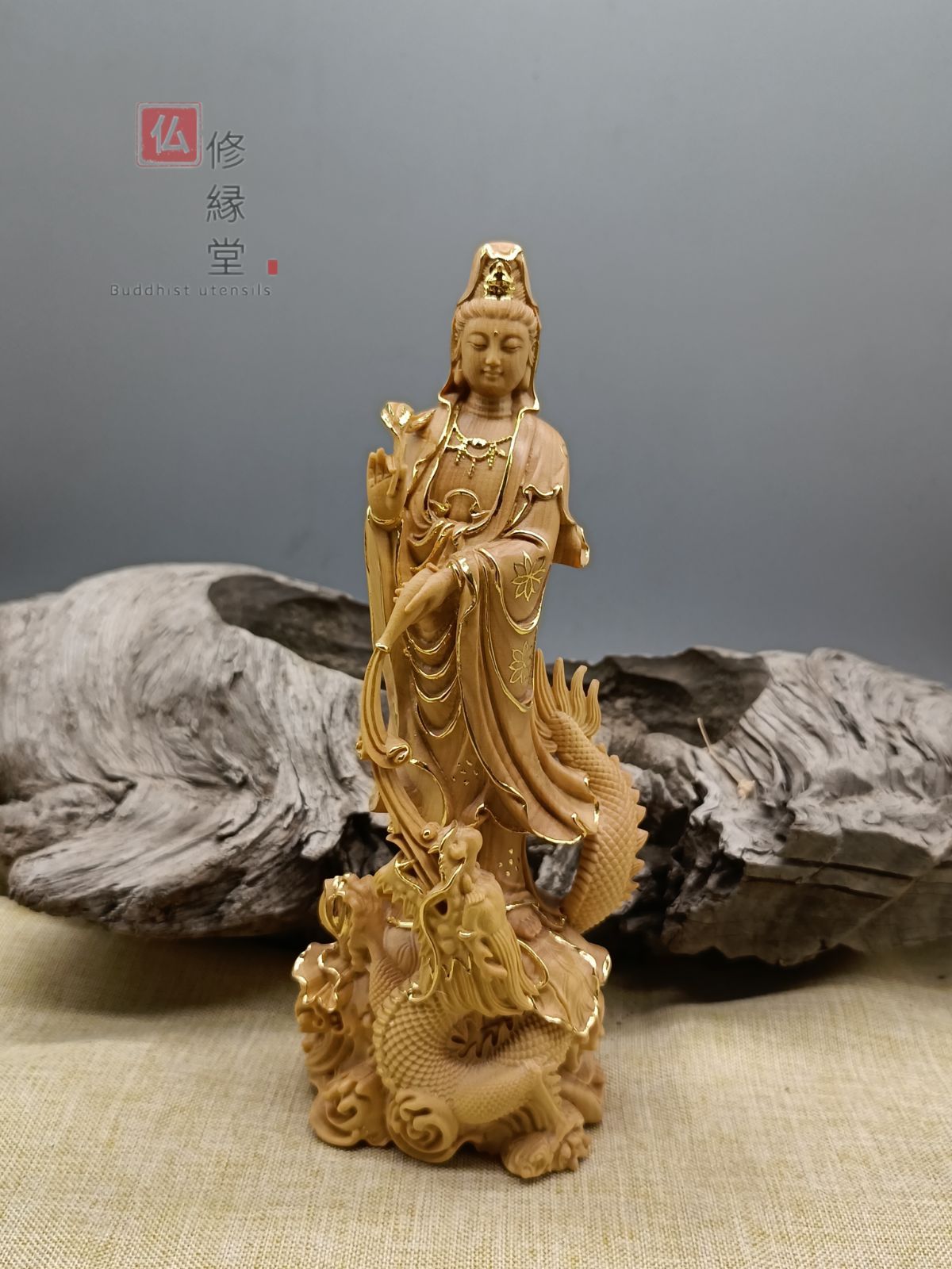 【修縁堂】極上品 木彫仏像 御龍観音菩薩立像 龍上観音 切金 柘植材 仏教工芸 修縁堂】極上品 木彫仏像 御龍観音菩薩立像 彫刻 本金 切