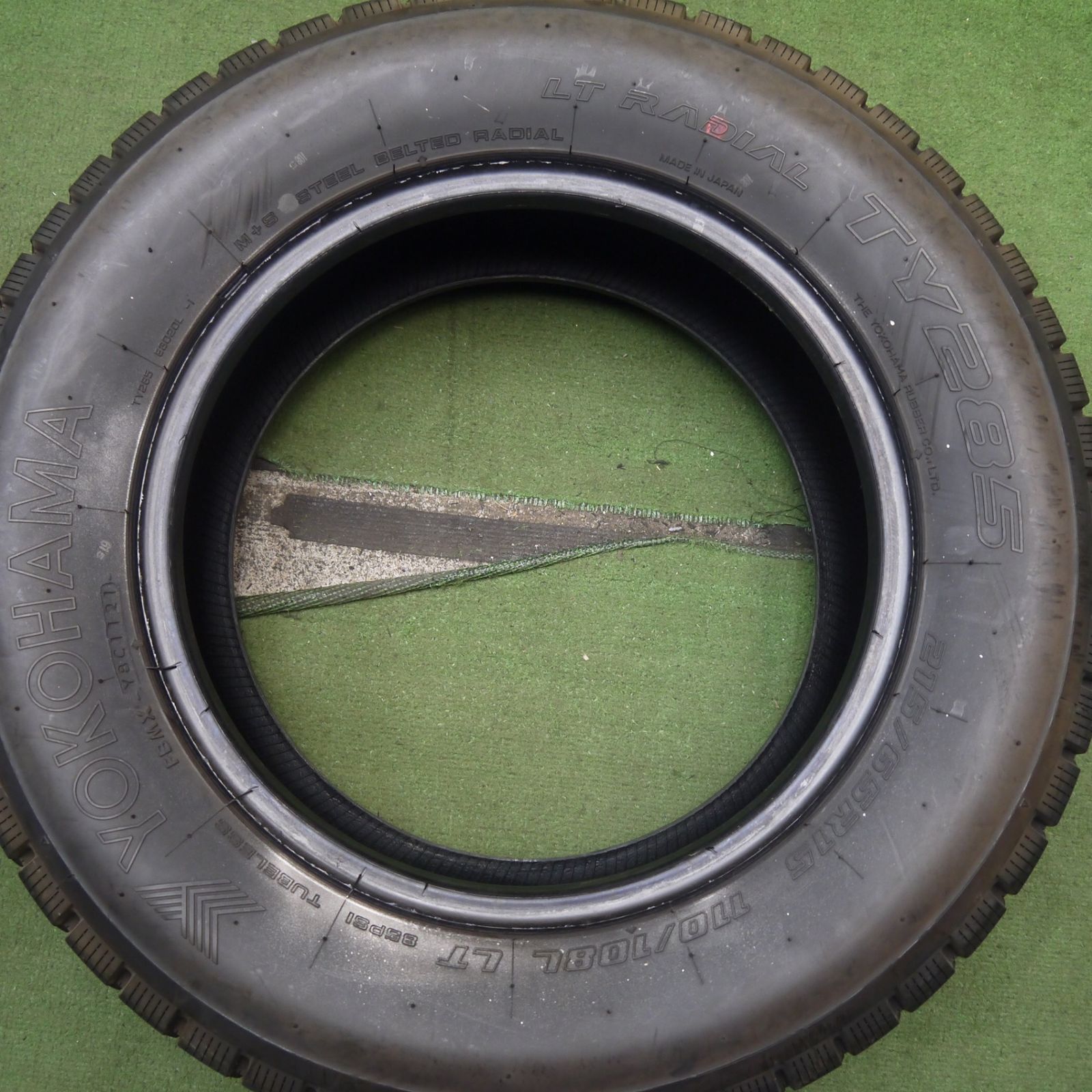 日本の皆様に販売します！ バリ溝 21年 9.5分以上 トラック タイヤ 215 65R15 110 108L ヨコハマ LT ラジアル TY285 ミックス オールシーズン 15インチ 5092904Hノタ