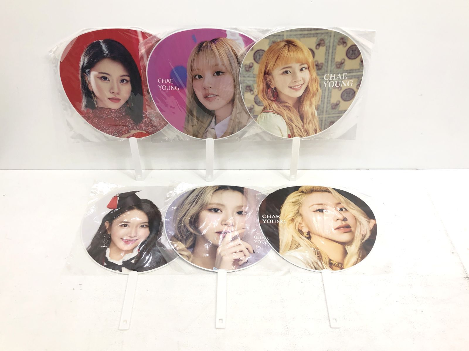 小牧店】TWICE チェヨン うちわセット 【T353-1838】 - メルカリ