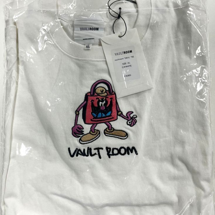 VAULTROOM (ボルトルーム) DEVIL TEE 半袖Tシャツ ホワイト VAULTROOM (ボルトルーム) DEVIL TEE 半袖Tシャツ ホワイト