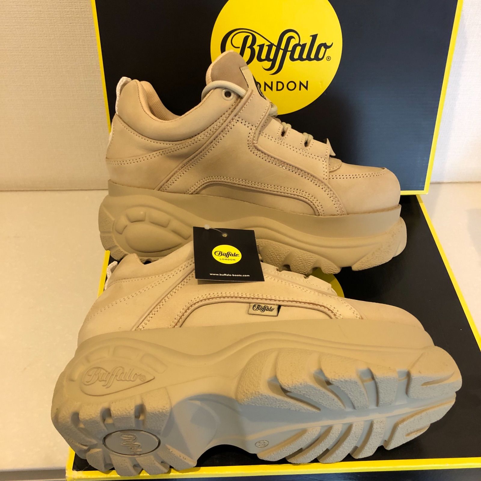 バッファローロンドン クリームカラー 厚底 プラットフォーム