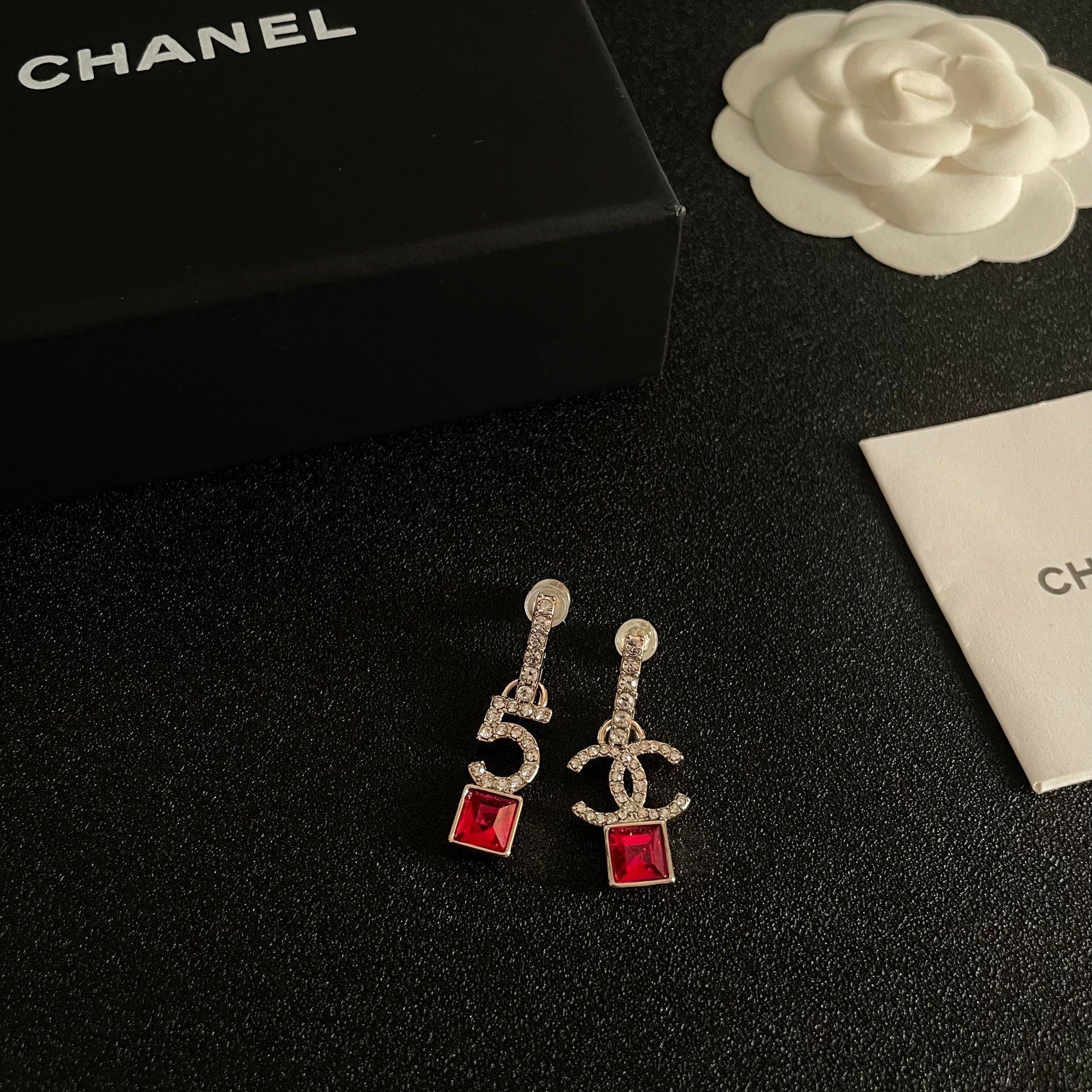 CHANEL シルバー ロゴ ピアス ビンテージ 未使用 保管期間有り 箱付き❗️ シャネル ピアス CHANEL EARRING A88429 ココマーク メタル