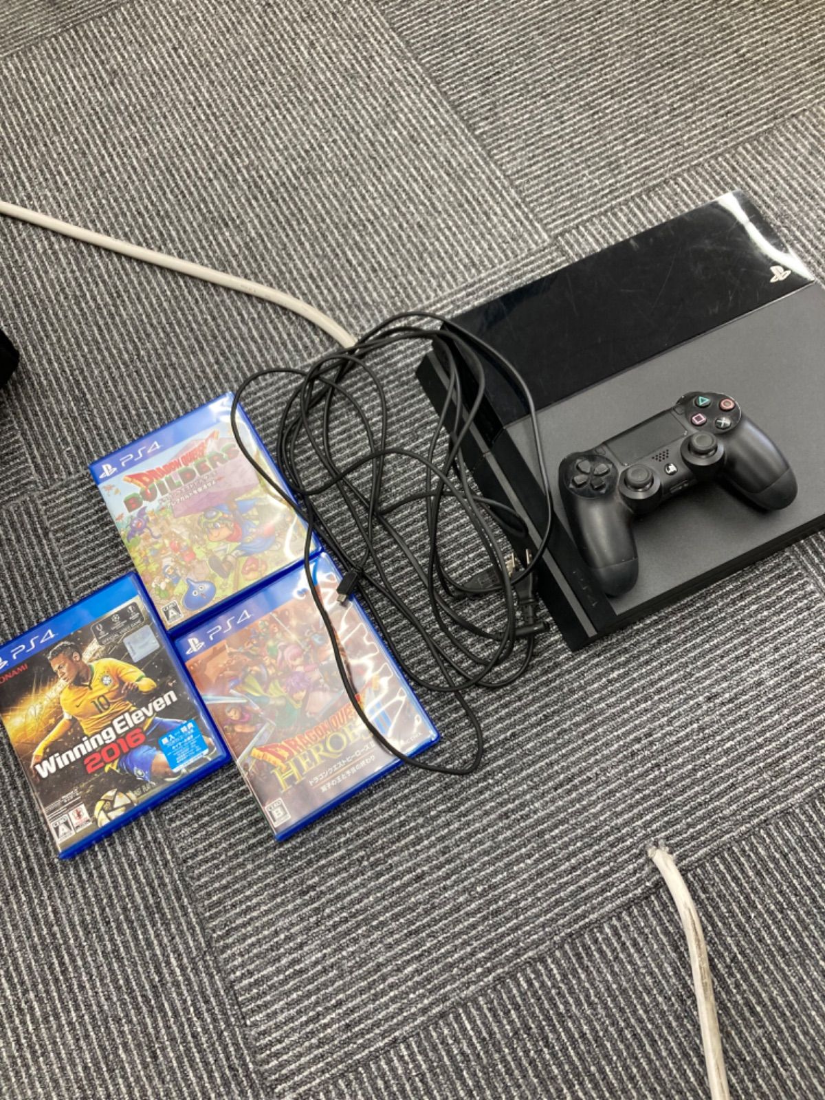 ！【通電確認済み】PlayStation4 CUH-1000A 本体 ブラック ソフト、ケーブル、コントローラーセット【ゲーム機本体】【3】