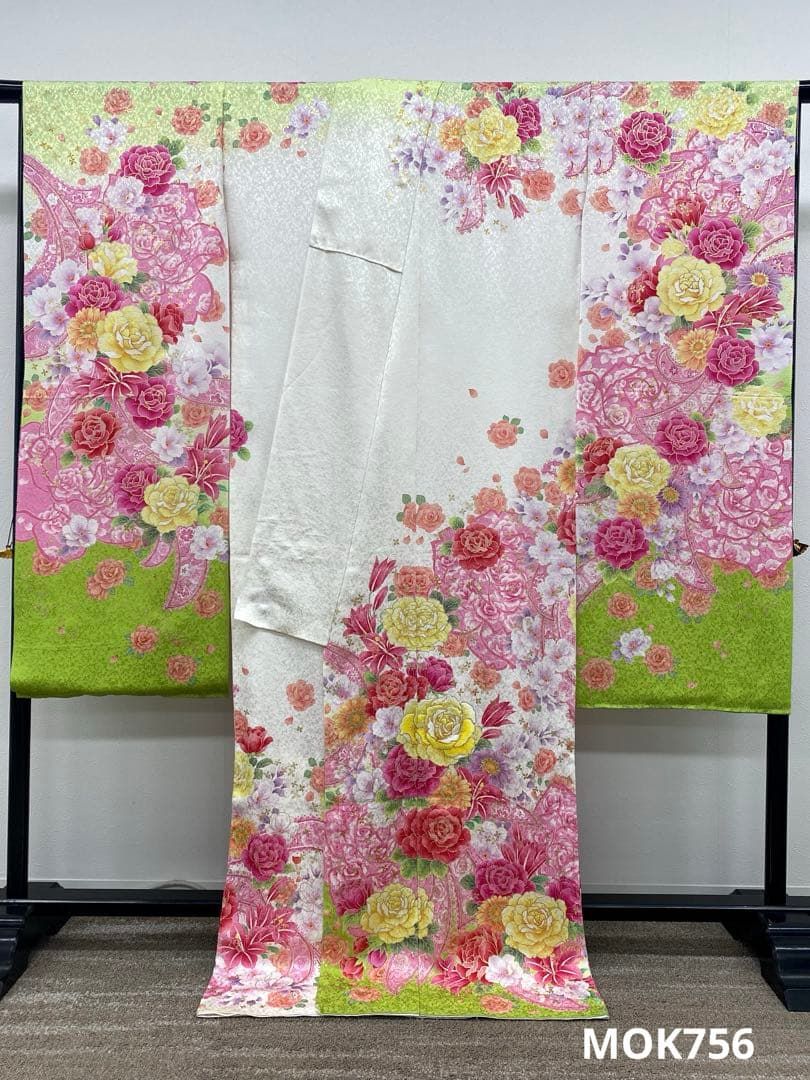振袖 仮絵羽 舞台衣装 京友禅 金彩 銀通し 薔薇 正絹 未仕立て品 振袖 仮絵羽 舞台衣装 京友禅 金彩 銀通し 薔薇 正絹 未仕立て品
