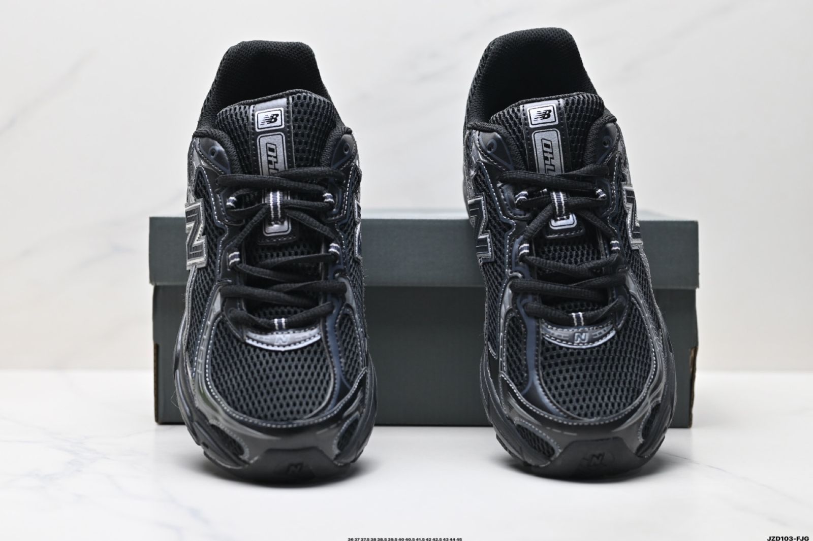 ランニングシューズ