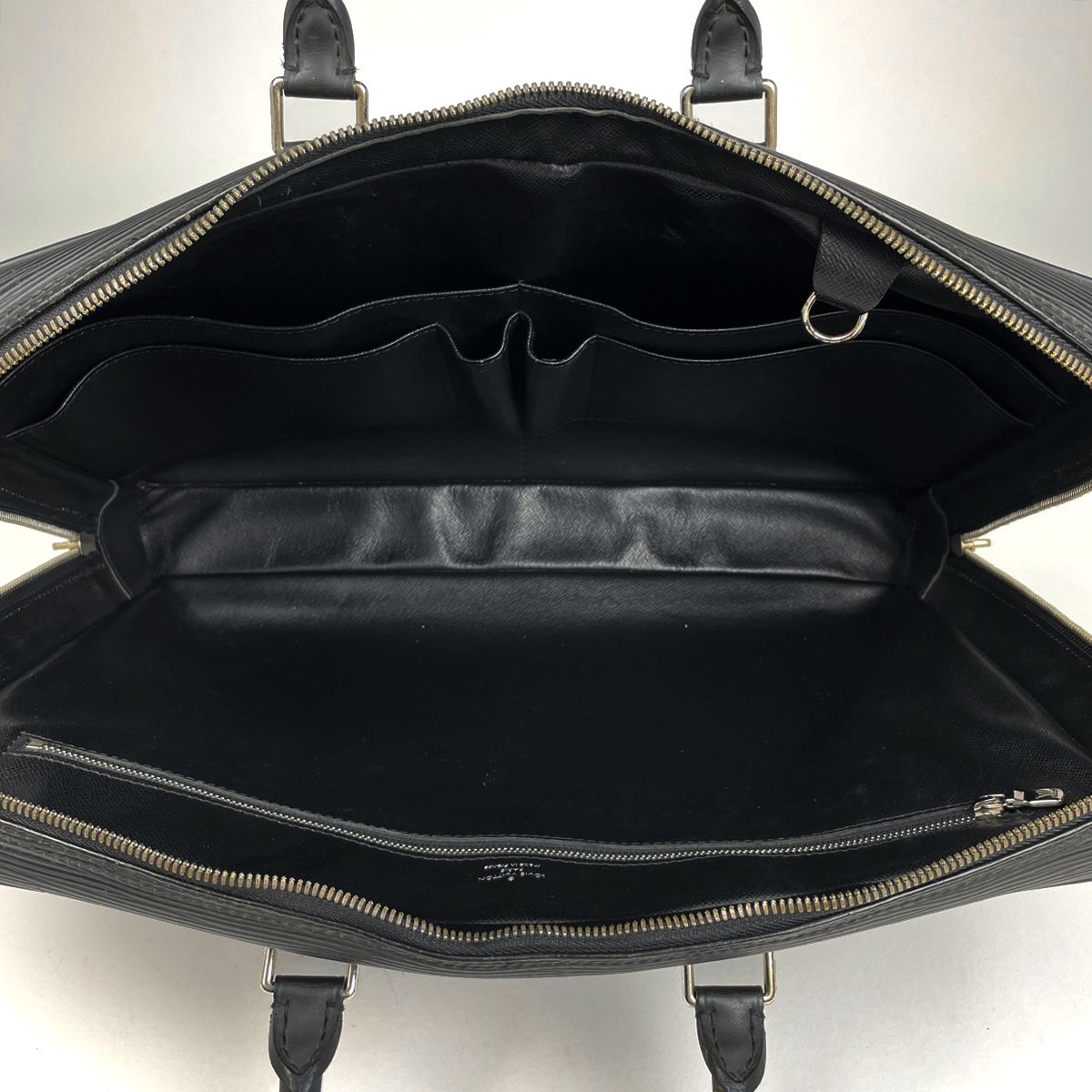 ルイ・ヴィトン Louis Vuitton ポルトドキュマン ヴォワヤージュ