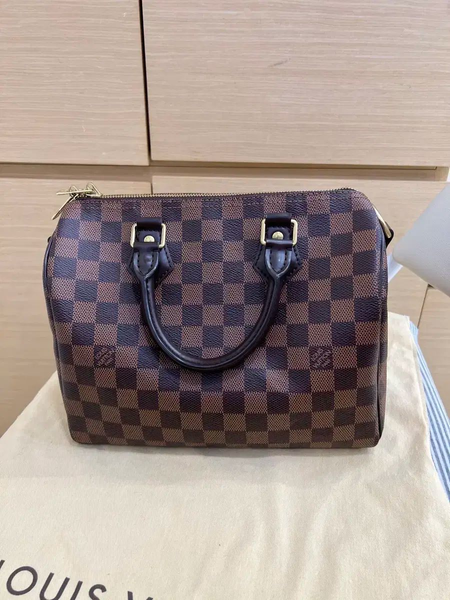 Louis Vuitton ルイヴィトン バンドリエール 25