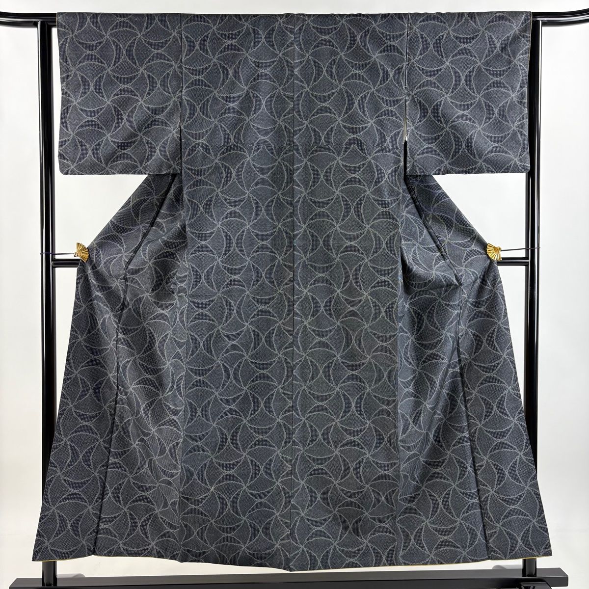 紬 身丈154.5cm 裄丈62cm S 袷 幾何学 黒灰 正絹 秀品