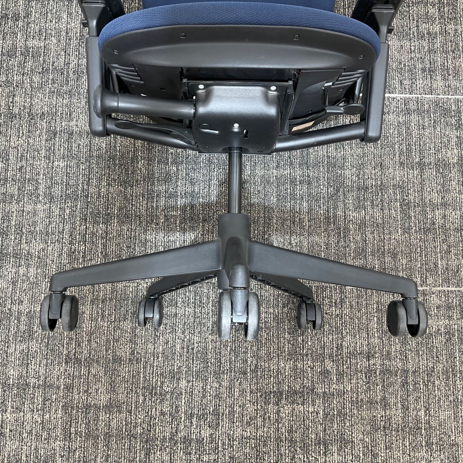 スチールケース