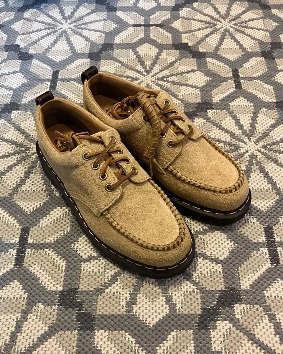 260 DR. MARTENS ドクターマーチン ローウェル タン バタースコッチ