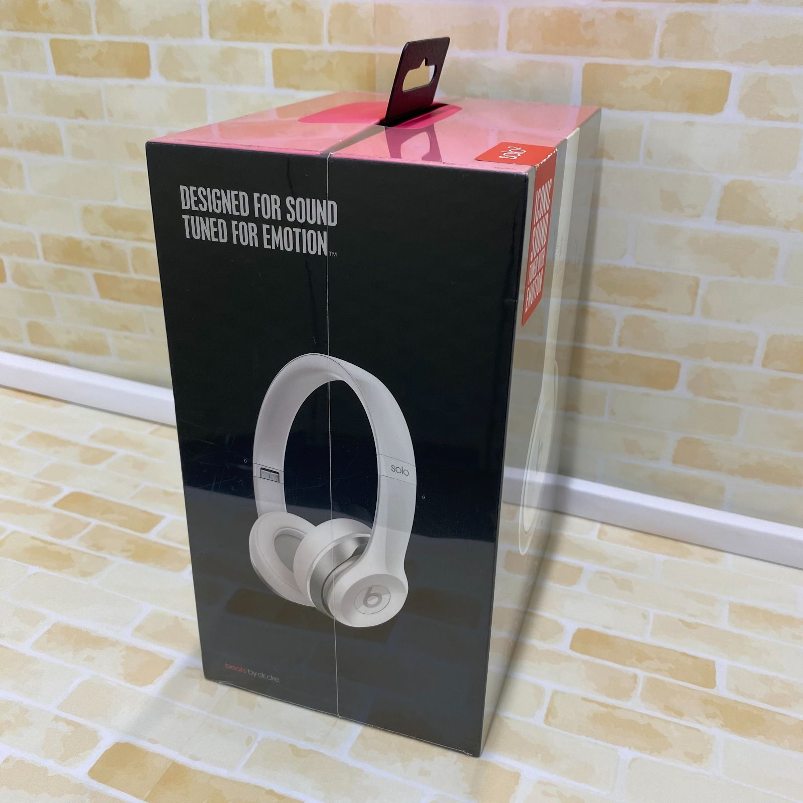 希少【シュリンク有】Beats solo2 ヘッドホン【最後のホワイトカラー】 激レア【シュリンク有】Beats solo2 ヘッドホン【最後のホワイト
