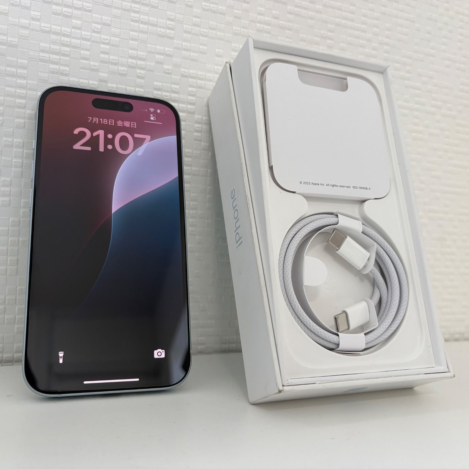 Apple iPhone 15 128GB 本体　バッテリー100% 極美品 iPhone 15 128GB 美品 バッテリー100% SIMフリー