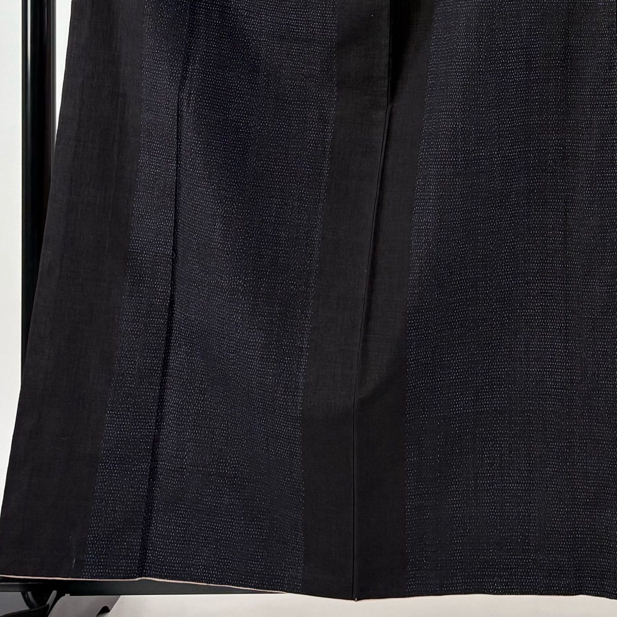 結城紬 身丈161.5cm 裄丈64cm M 袷 本場結城紬 証紙 縞 幾何学模様 濃紺 正絹