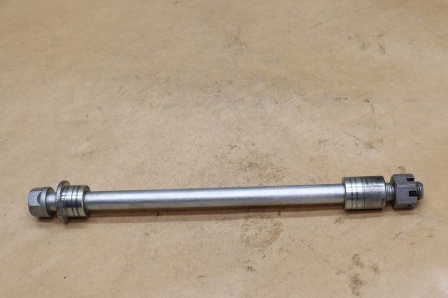 ヤマハ TZR50 3TU リアアクスルシャフト Y296-67