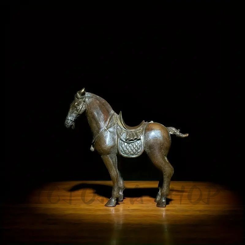 ヴィンテージの銅製唐馬像、成功の象徴的な馬の机の装飾品、幸運