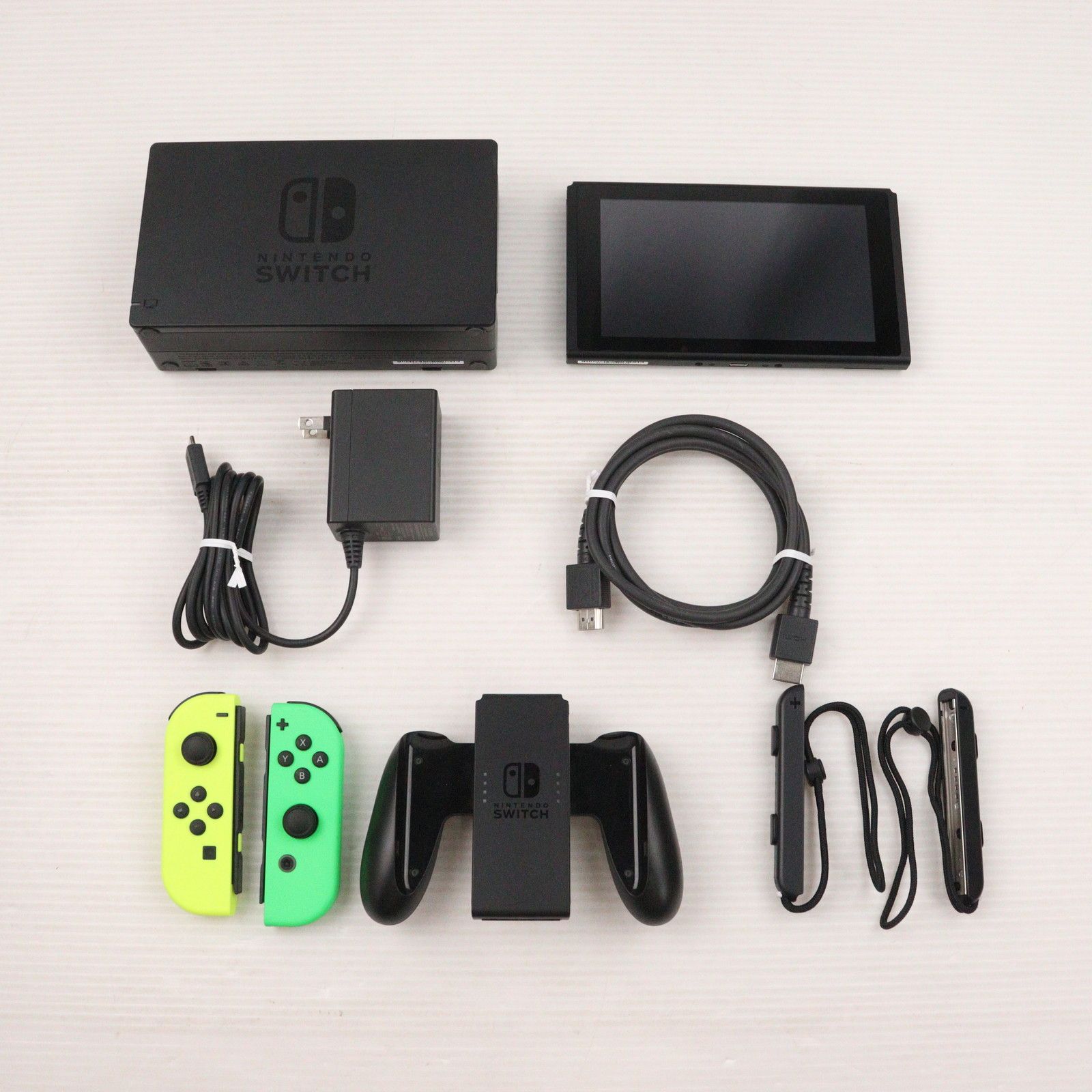 新型 任天堂Switch 本体のみ 2021年製 ニンテンドースイッチ 2021年製