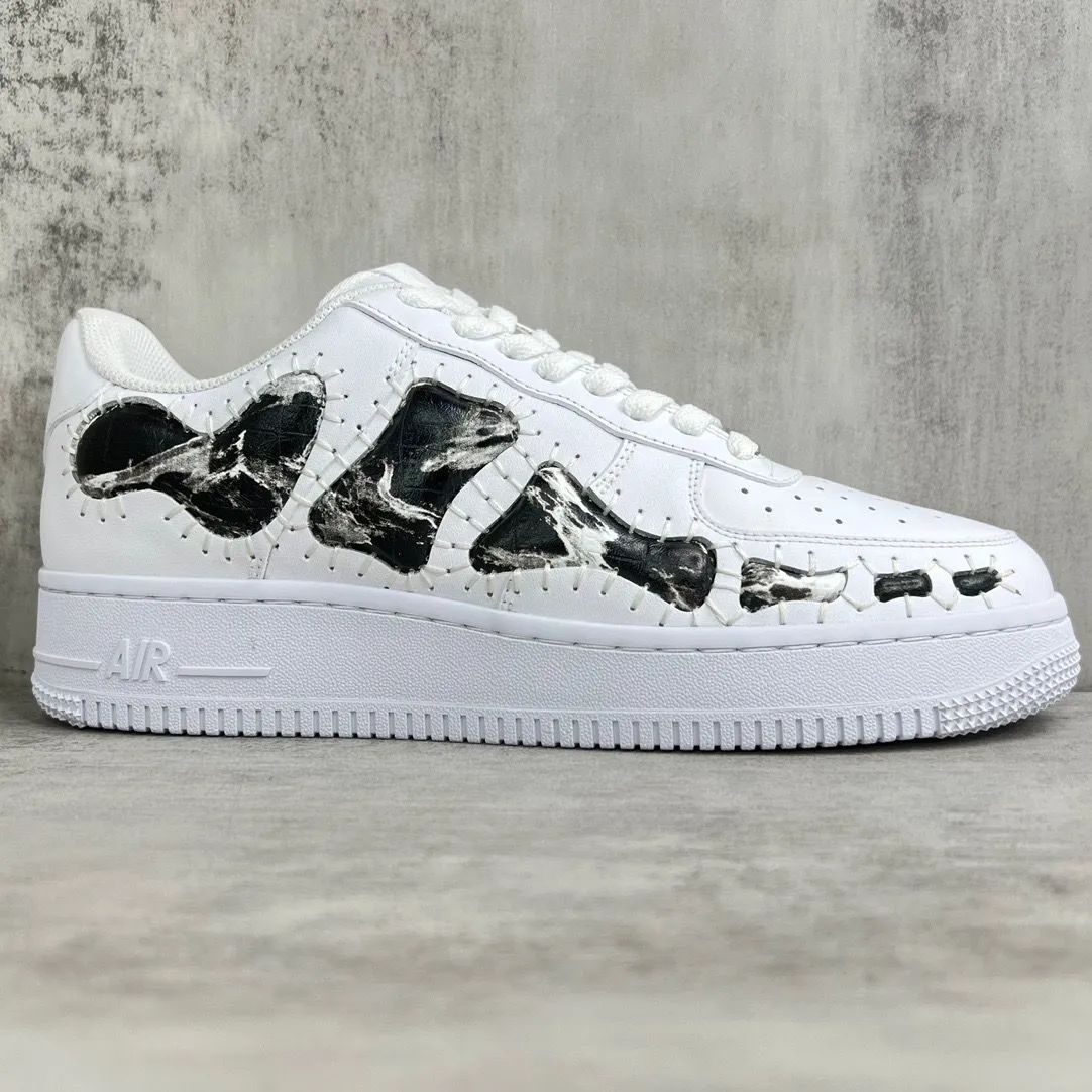 ナイキＮike Air Force1 スニーカー