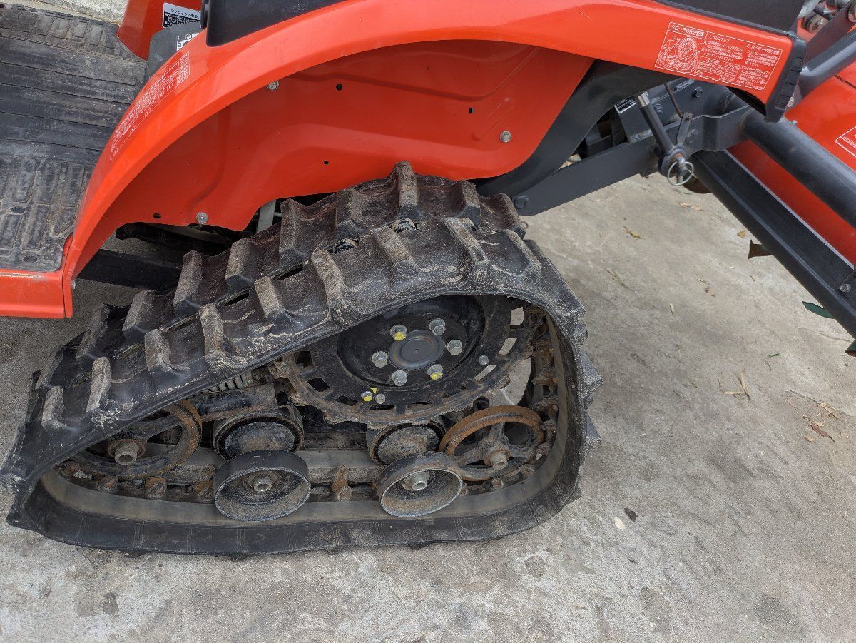 鹿児島発 クボタ 17馬力 ディーゼルパワクロトラクター 前輪タイヤ新品